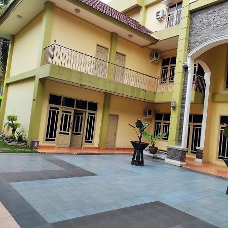 Hotel Randik Sekayu Exterior photo