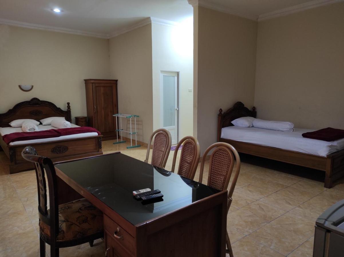 Hotel Randik Sekayu Exterior photo